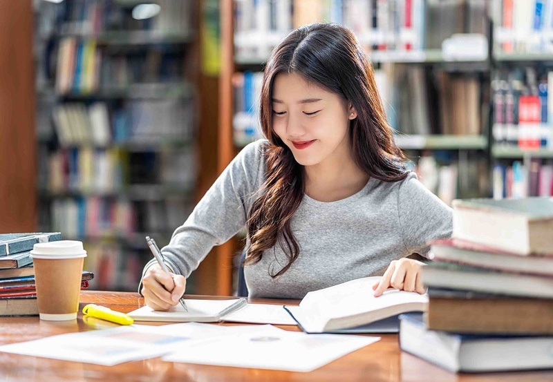 Học Cao đẳng Tiếng Hàn Quốc có dễ xin việc không?