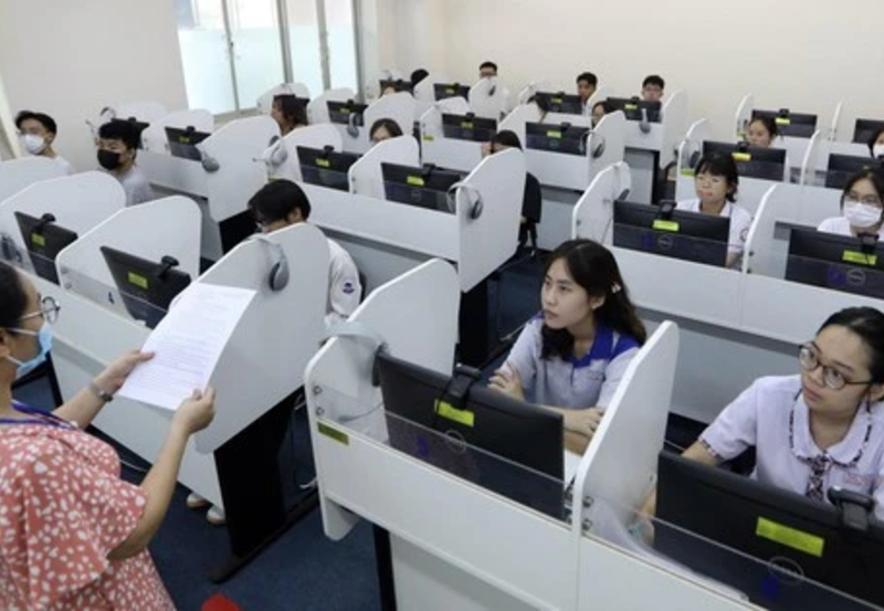 Năm 2025 Kỳ Thi V-SAT sẽ có thêm môn Ngữ Văn