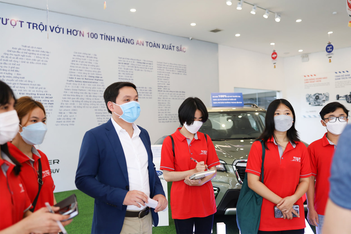 Sinh viên ngành Công nghệ ô tô đi trải nghiệm thực tế tại doanh nghiệp
