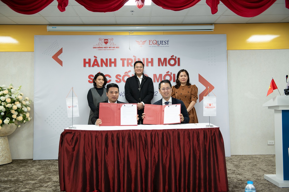 Trường Cao đẳng Việt Mỹ Hà Nội ký kết với doanh nghiệp tạo đầu ra cho sinh viên