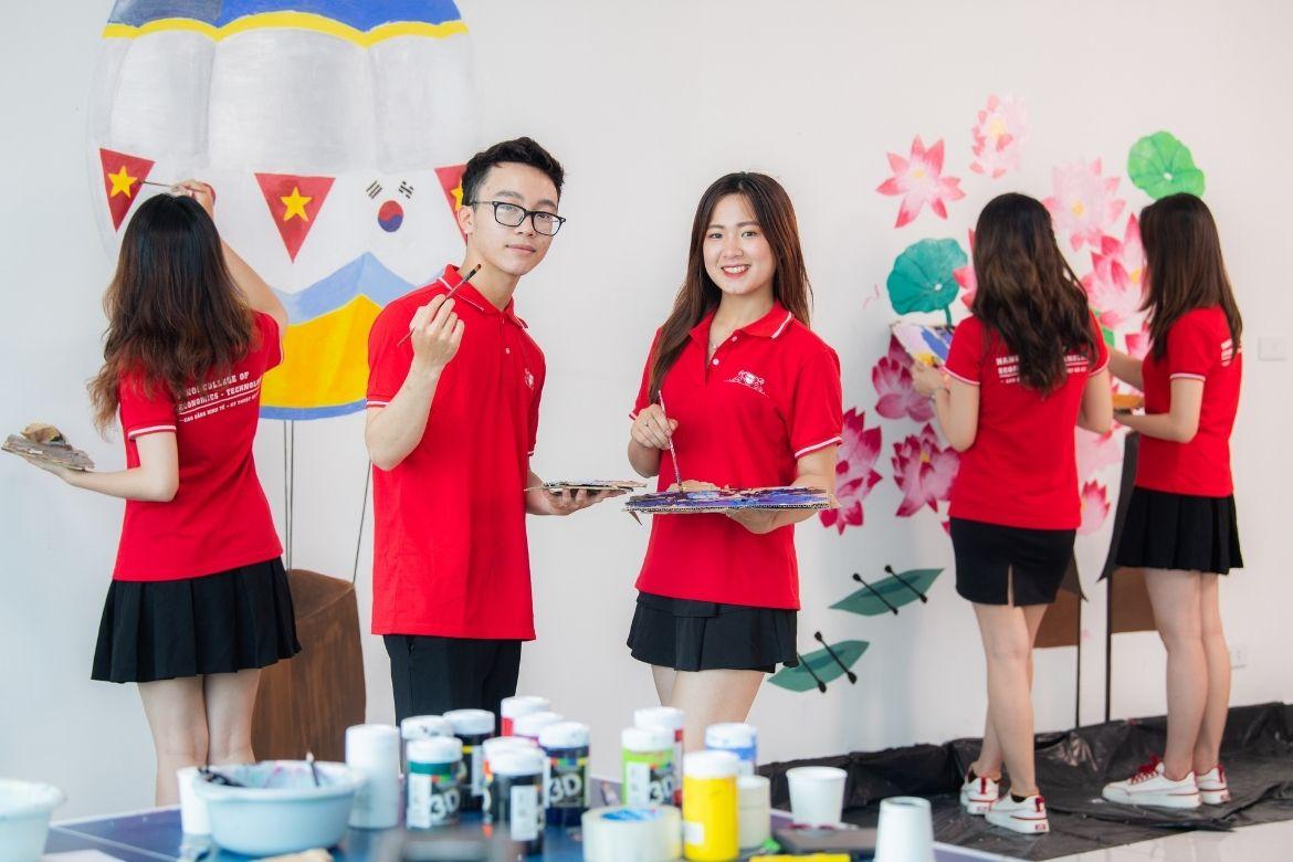 Sinh viên ngành Thiết kế đồ họa - Trường Cao đẳng Việt Mỹ Hà Nội
