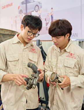 70% thời lượng thực hành