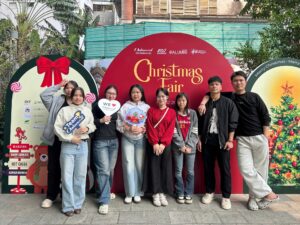 Sinh viên Phiên dịch Tiếng Anh thương mại check-in sang chảnh tại Oakwood Residence Hanoi