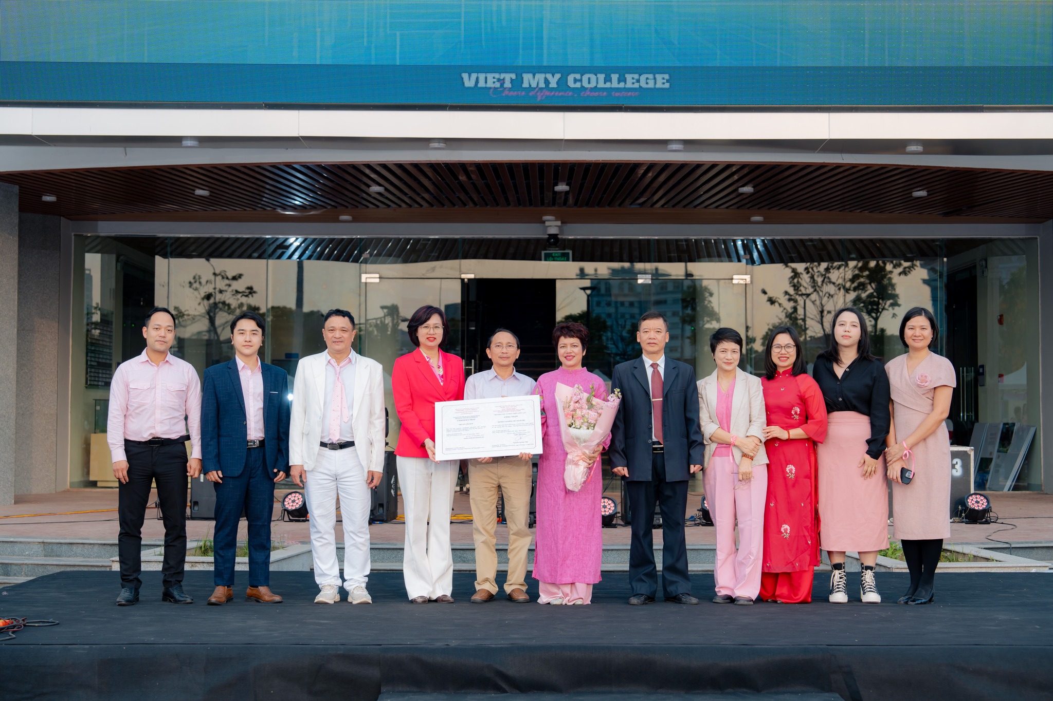Cao đẳng Việt Mỹ Hà Nội đạt chứng nhận kiểm định chất lượng giáo dục nghề nghiệp