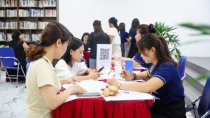 Chào mừng tân sinh viên K26 Hệ 9+ nhập học: Viet My By Your Side
