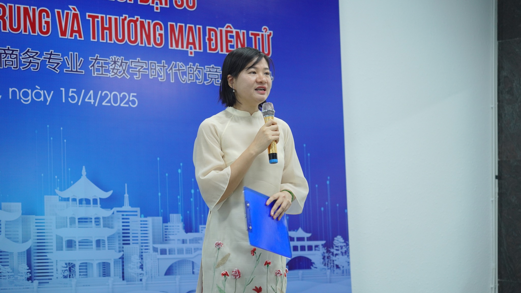 THƯƠNG MẠI ĐIỆN TỬ – HƯỚNG ĐI KHÁC BIỆT – HIỆU QUẢ THỰC TẾ TẠI CAO ĐẲNG VIỆT MỸ