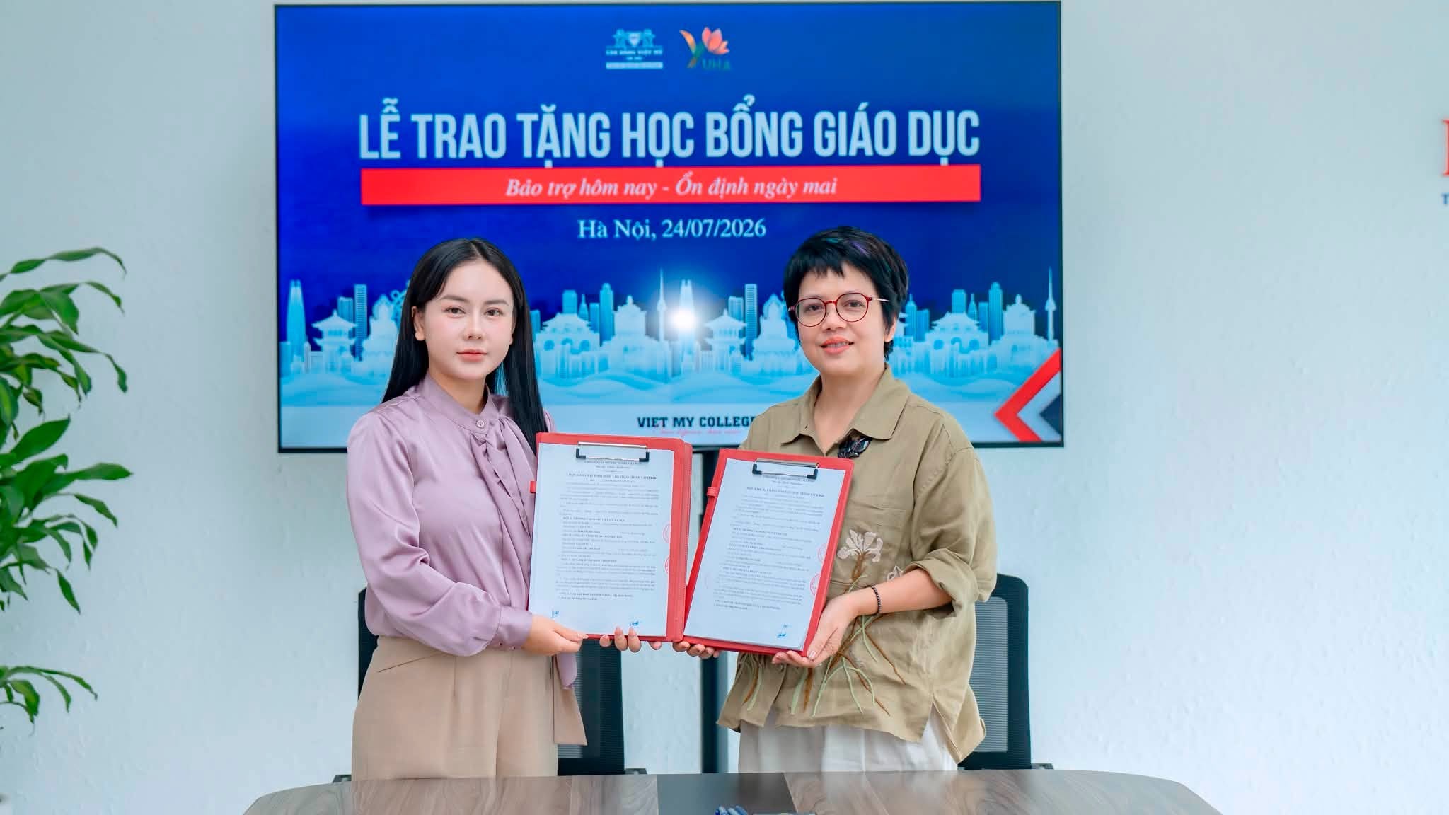 LỄ TRAO TẶNG HỌC BỔNG TỪ CÔNG TY YUHA VIỆT NAM DÀNH CHO SINH VIÊN VIỆT MỸ