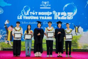 Vinh danh Thủ khoa tốt nghiệp THPT 2026, Giải thưởng Golden LION 2026 & Các học viên tiêu biểu Khối 12