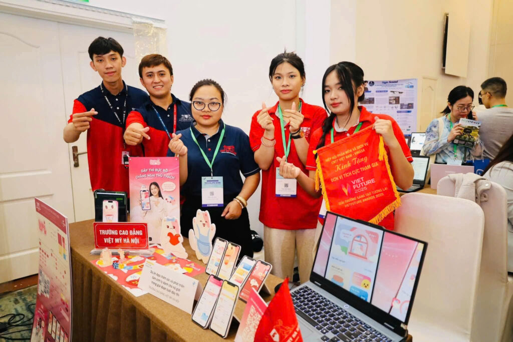 Đội tuyển Việt Mỹ trong ngày đầu tham dự Lễ Công bố vinh danh Giải thưởng VietFuture Awards 2026