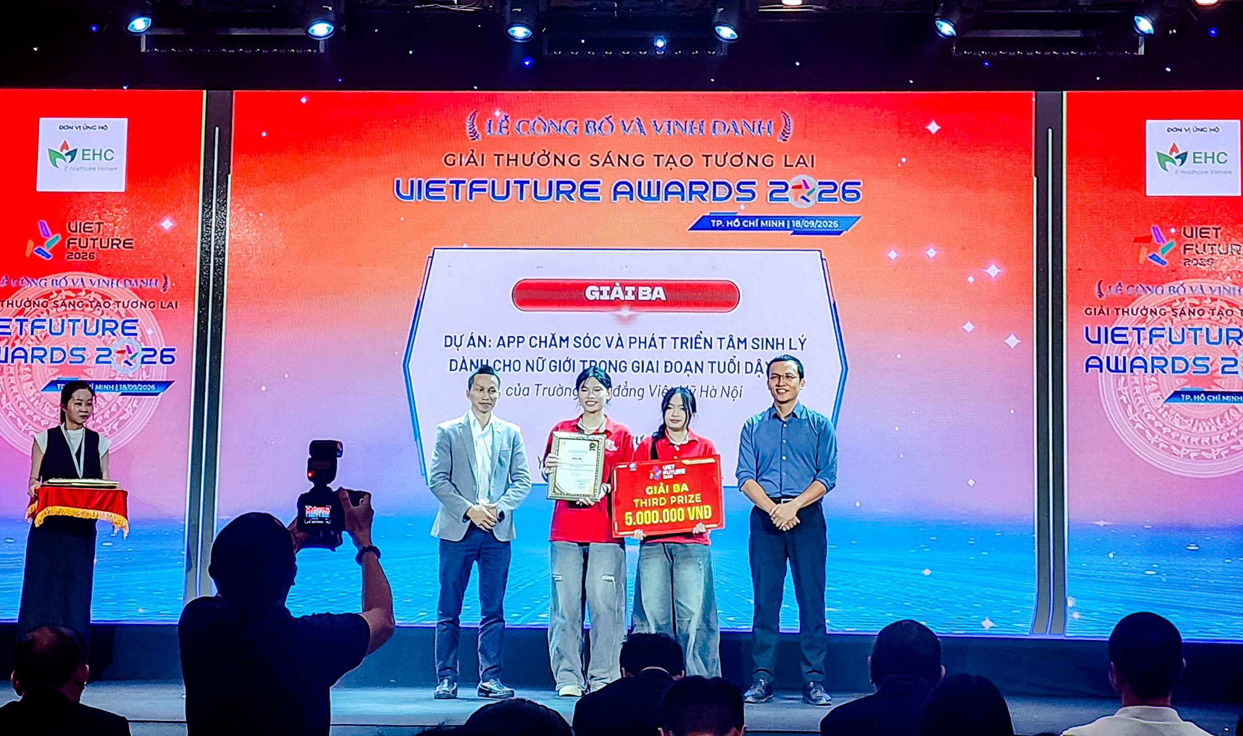 Đội tuyển Việt Mỹ xuất sắc giành Giải Ba Toàn quốc VietFuture Awards 2026
