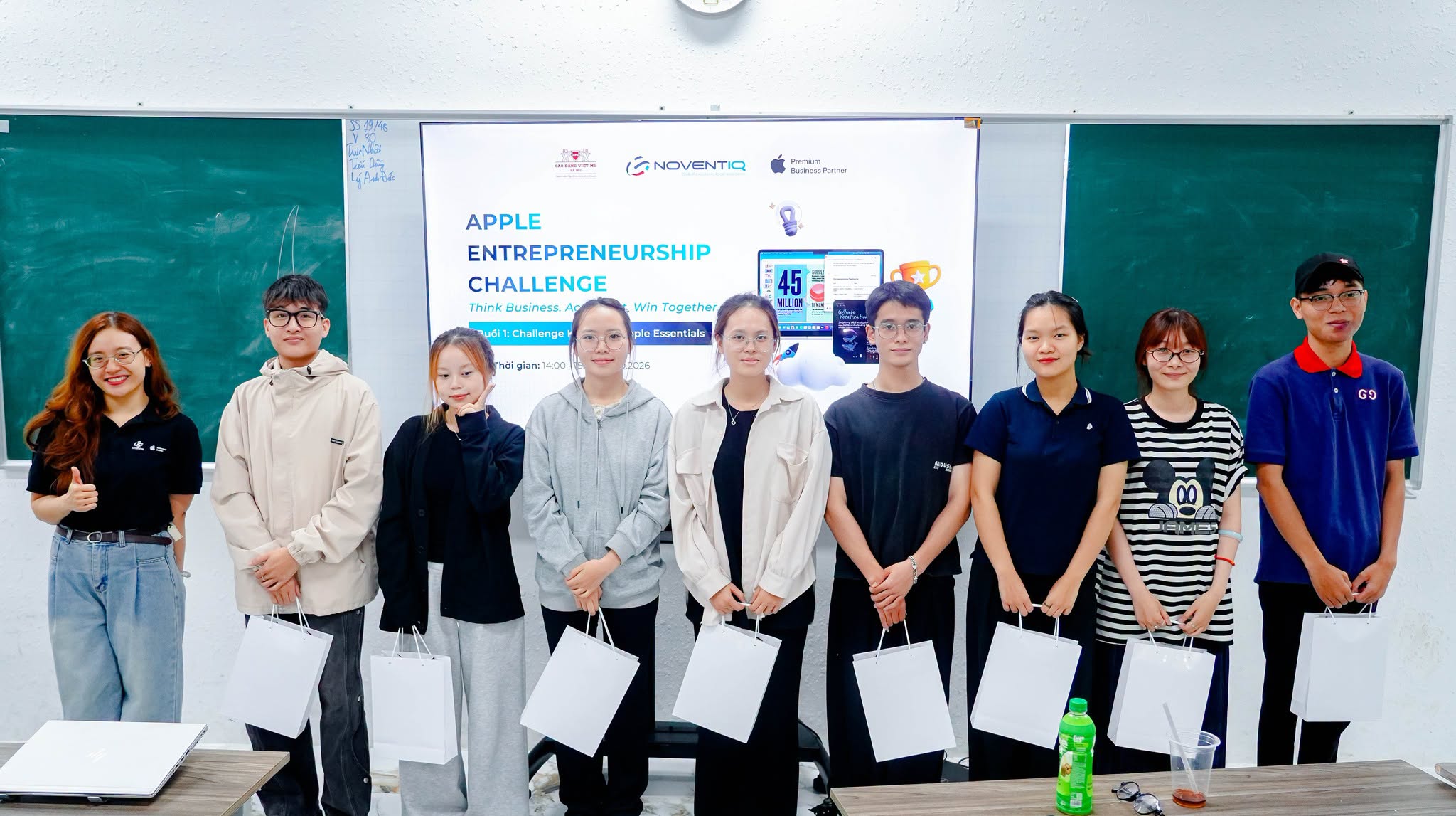 APPLE ENTREPRENEURSHIP CHALLENGE: VIỆT MỸ THAM GIA ĐẤU TRƯỜNG THỰC CHIẾN KINH DOANH CÙNG SẢN PHẨM APPLE!