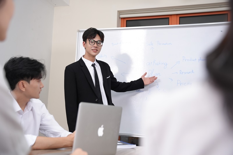 Tất Tần Tật Về Ngành Digital Marketing Tại Cao Đẳng Việt Mỹ Hà Nội