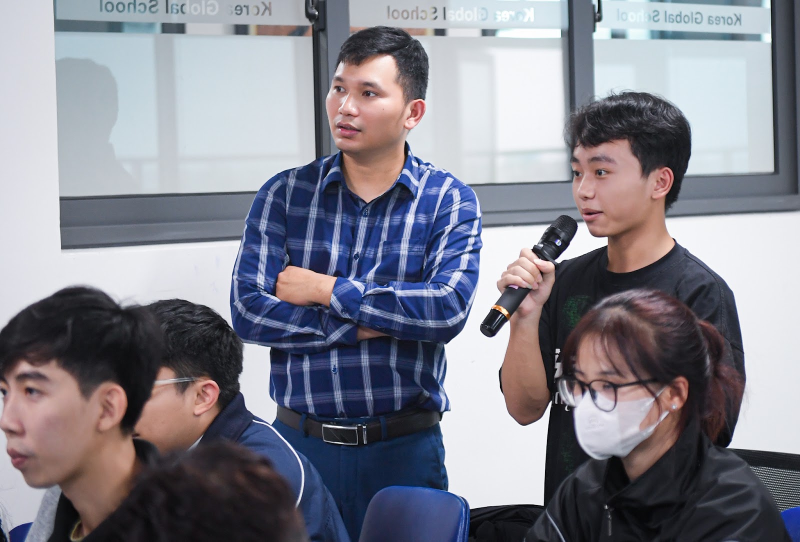 GẦN 200 SINH VIÊN THAM DỰ WORKSHOP “TƯ DUY HÌNH ẢNH CƠ BẢN TRONG TRUYỀN THÔNG - MARKETING