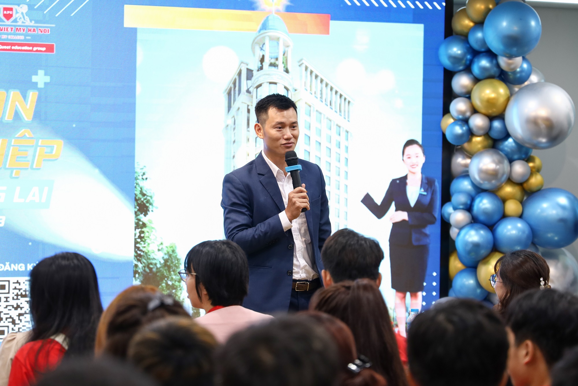 Sinh viên Cao đẳng Việt Mỹ Hà Nội đã có một buổi kiến tập tại Tập đoàn Đất xanh ra sao?