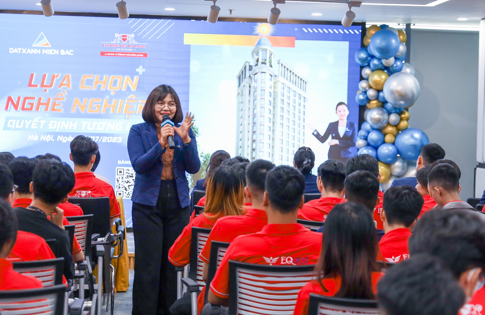 Sinh viên Cao đẳng Việt Mỹ Hà Nội đã có một buổi kiến tập tại Tập đoàn Đất xanh ra sao?