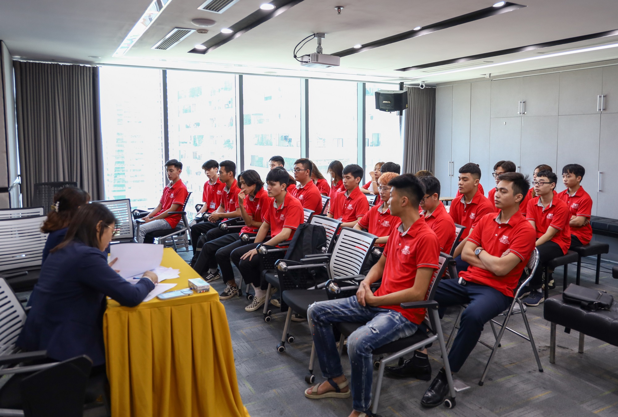 Sinh viên Cao đẳng Việt Mỹ Hà Nội đã có một buổi kiến tập tại Tập đoàn Đất xanh ra sao?
