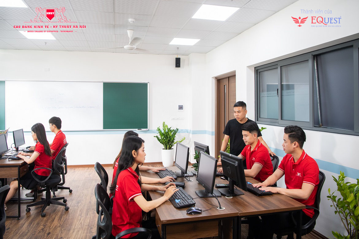 Cao đẳng Công nghệ Thông tin lấy bao nhiêu điểm