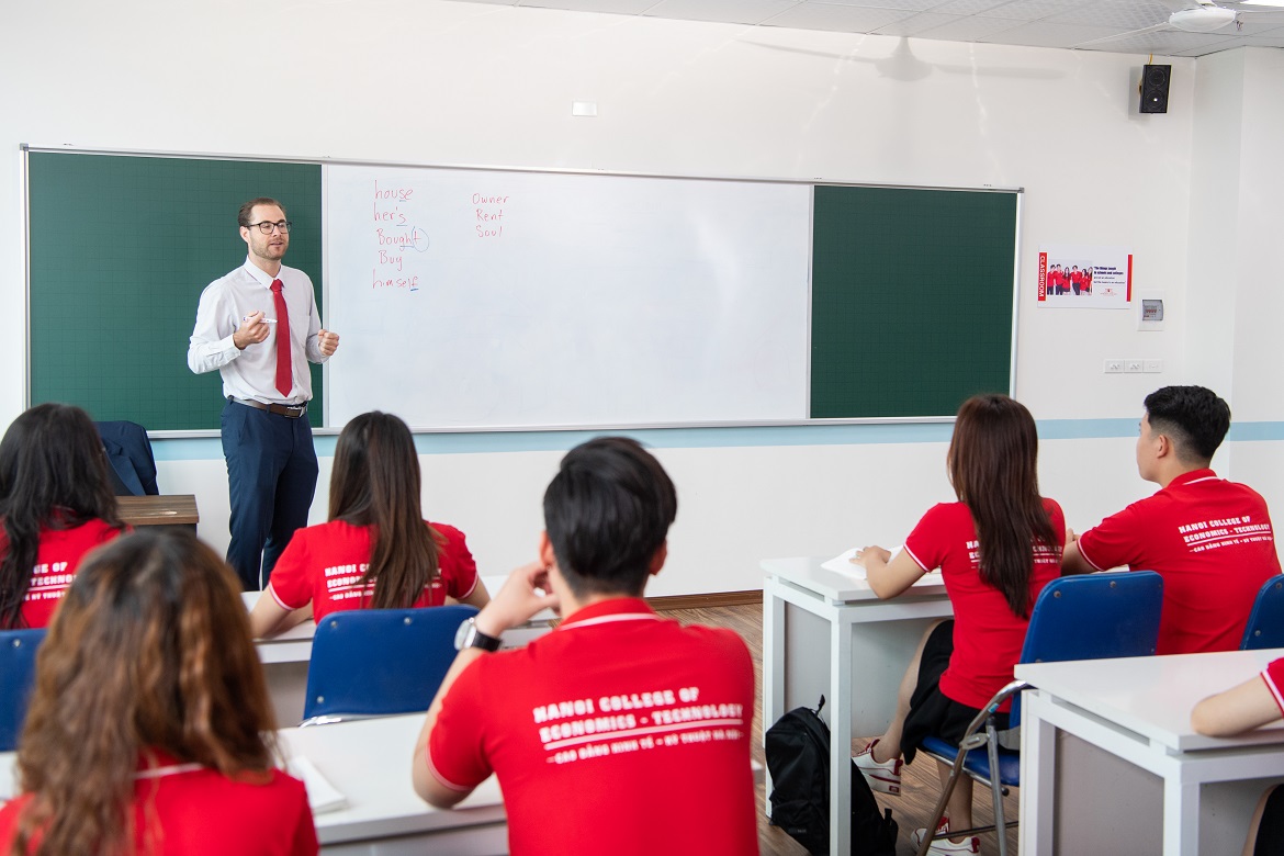 Cao đẳng Tiếng anh Hà Nội tuyển sinh năm 2021