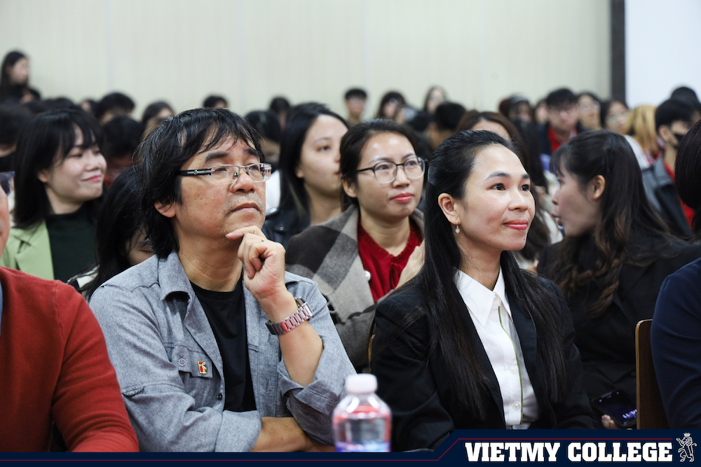 NGÀY HỘI ĐỊNH HƯỚNG KHOA THIẾT KẾ ĐỒ HOẠ KHOÁ K24: KHỞI ĐẦU HÀNH TRÌNH LEVEL UP