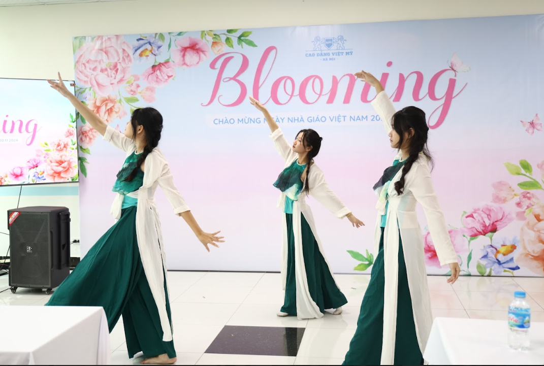 Blooming Meeting Tri Ân Ngày Nhà Giáo Việt Nam 2024 tại Trường Cao Đẳng Việt – Mỹ Hà Nội