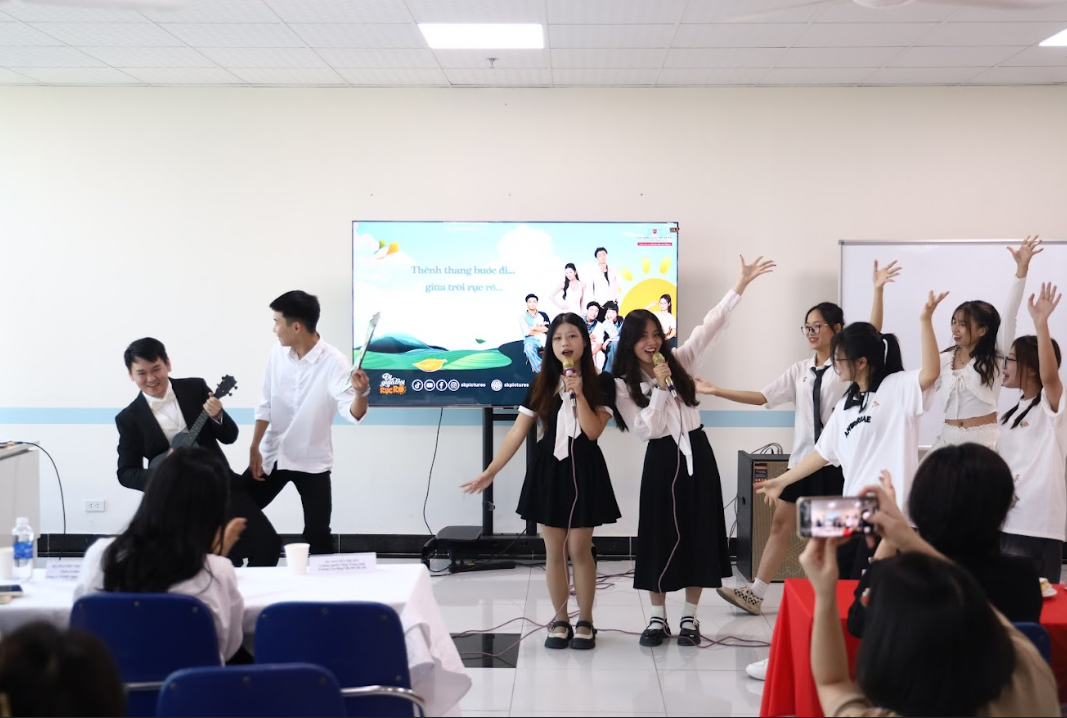 Ngày Hội Định Hướng Tư Vấn Nghề Nghiệp – Trường Cao Đẳng Việt Mỹ Hà Nội: Cơ Hội Gắn Kết Sinh Viên K24 với Thực Tế Nghề Nghiệp
