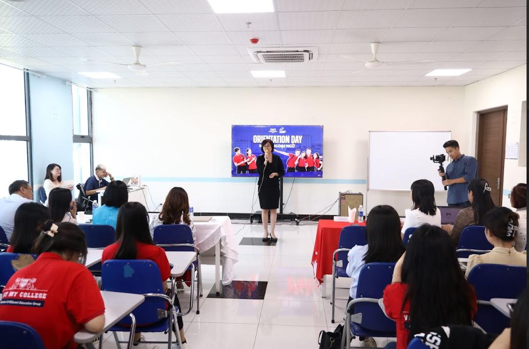 Ngày Hội Định Hướng Tư Vấn Nghề Nghiệp – Trường Cao Đẳng Việt Mỹ Hà Nội: Cơ Hội Gắn Kết Sinh Viên K24 với Thực Tế Nghề Nghiệp