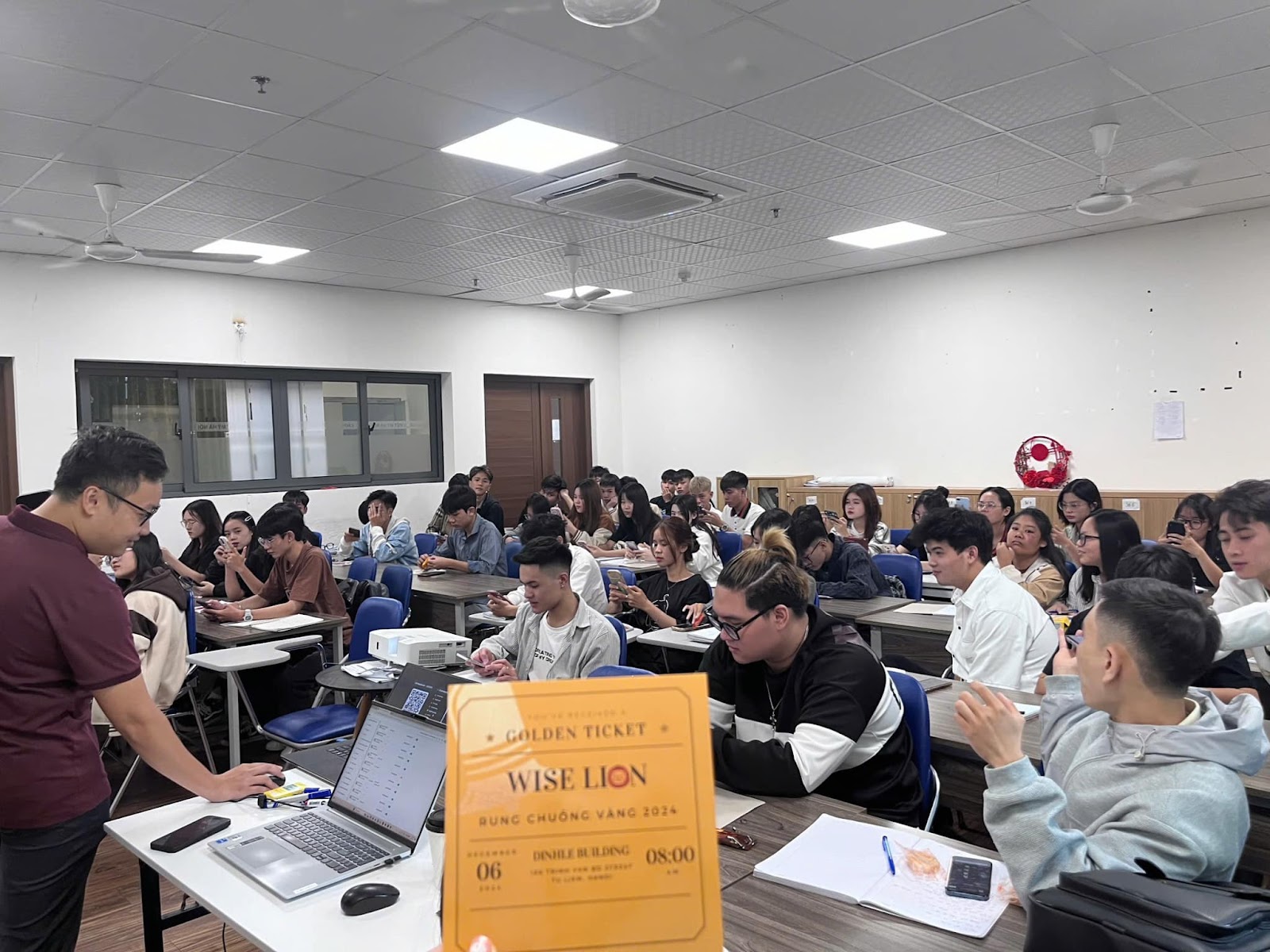 Phát Động Cuộc Thi Rung Chuông Vàng Cho Toàn Thể Sinh Viên Cao Đẳng Việt Mỹ Hà Nội