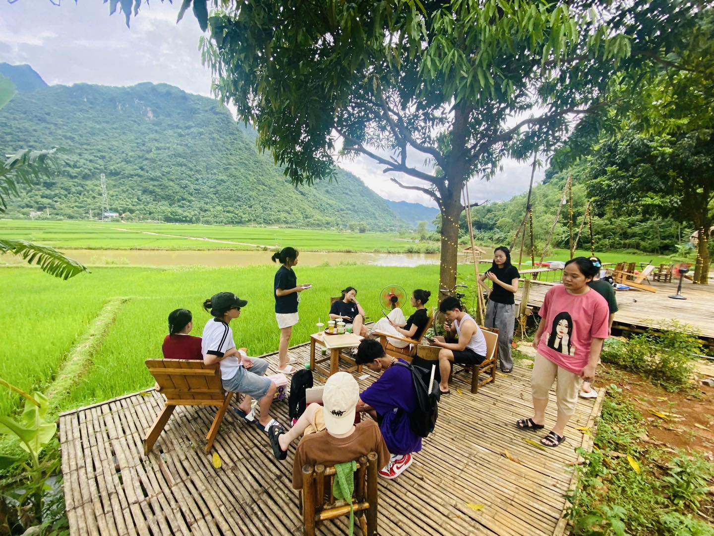 K23 Ngành Thiết Kế Đồ Họa Thực Tập Tổng Kết Chuyên Môn Tại Mai Châu Hòa Bình