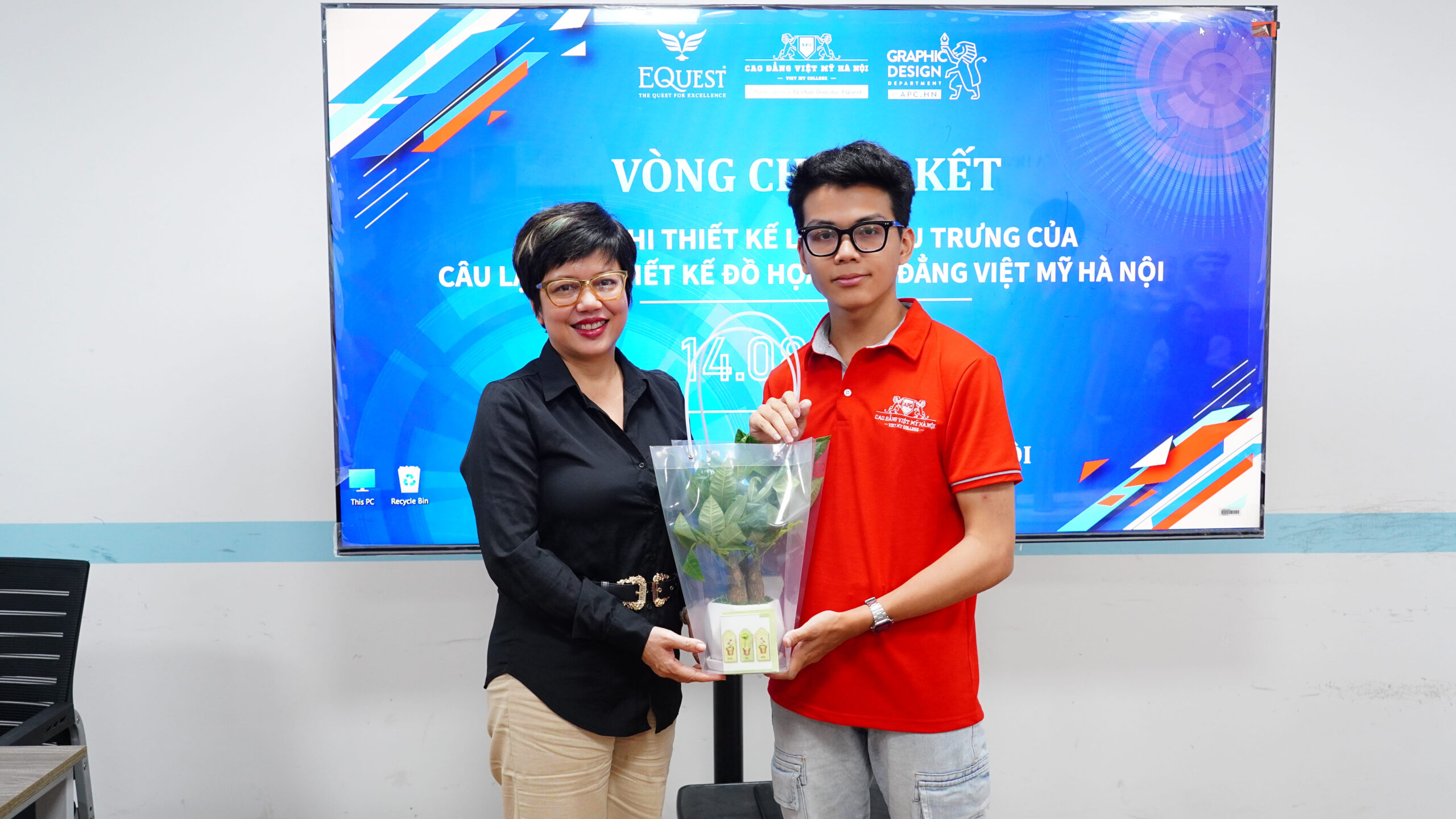 Top 8 sinh viên xuất sắc tham gia chung kết cuộc thi thiết kế Logo của CLB Thiết kế đồ họa