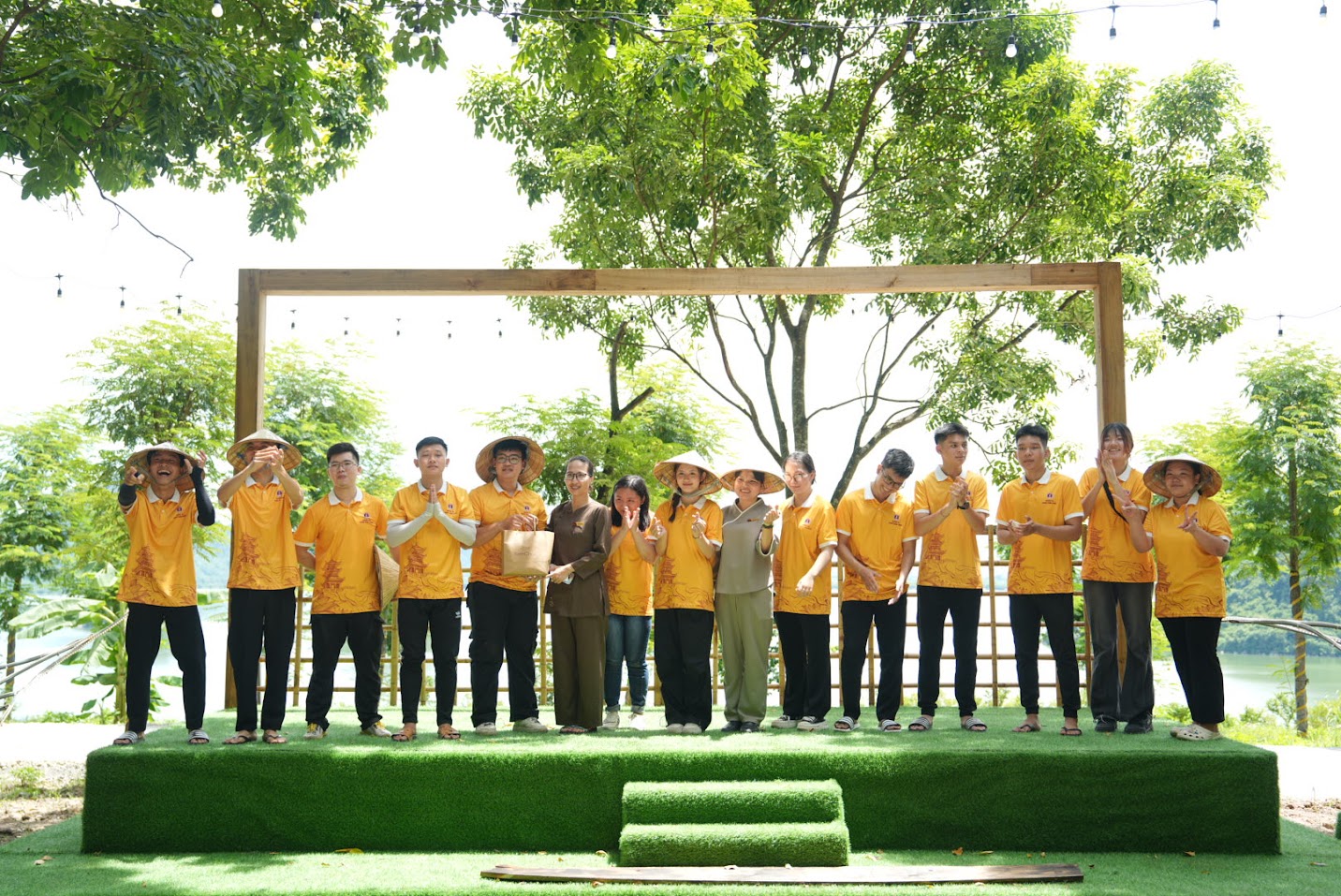 Sinh viên Việt Mỹ Hà Nội tham quan và tham dự lễ Vu Lan 2024 tại chùa Tam Chúc - Hà Nam