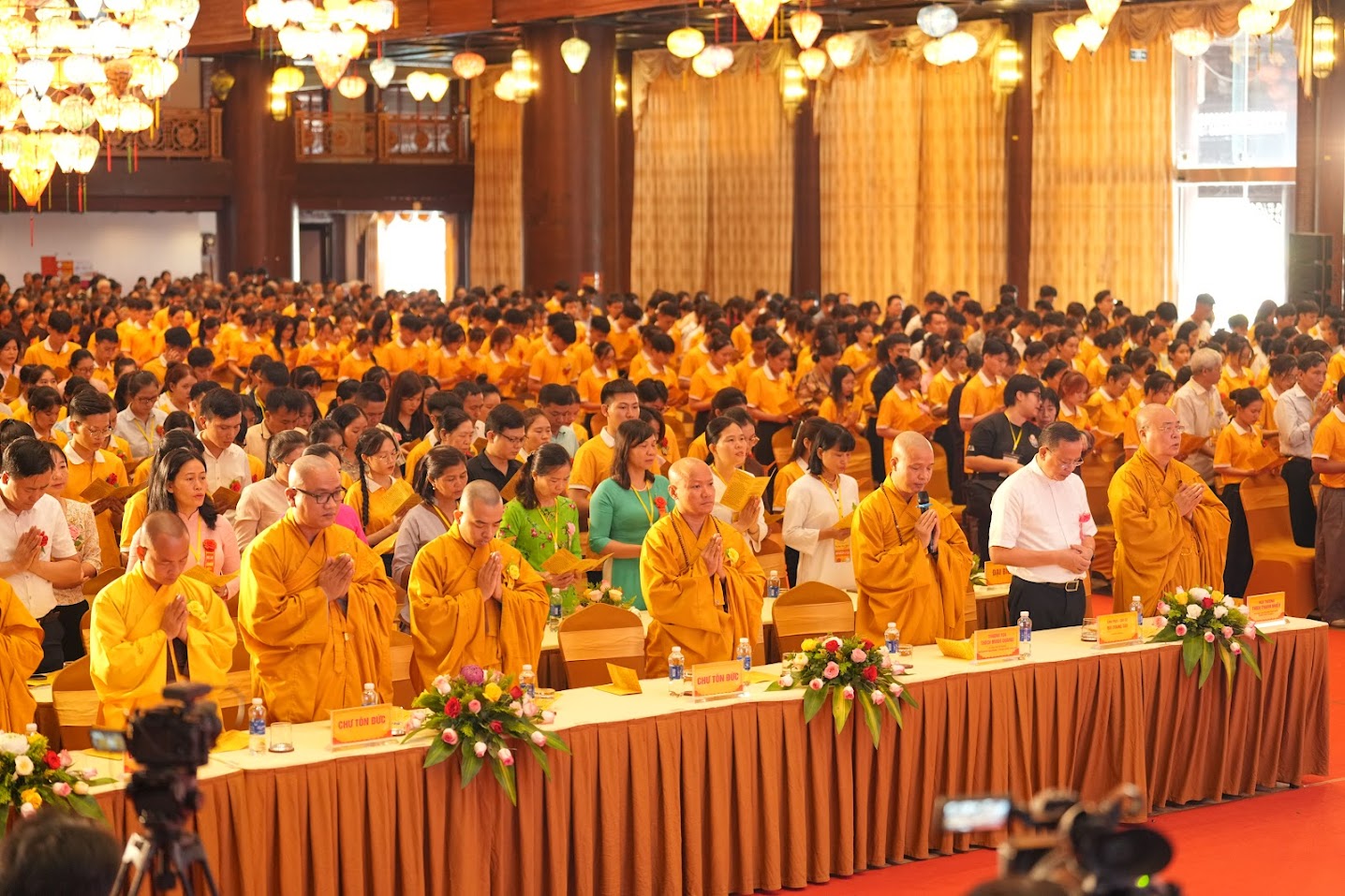 Sinh viên Việt Mỹ Hà Nội tham quan và tham dự lễ Vu Lan 2024 tại chùa Tam Chúc - Hà Nam