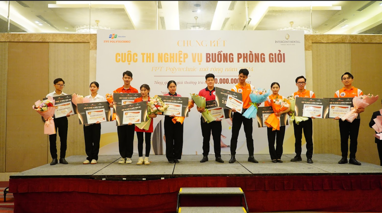 Sinh viên Việt Mỹ Hà Nội giành ngôi vị Á quân tại cuộc thi “Nghiệp vụ buồng phòng giỏi”