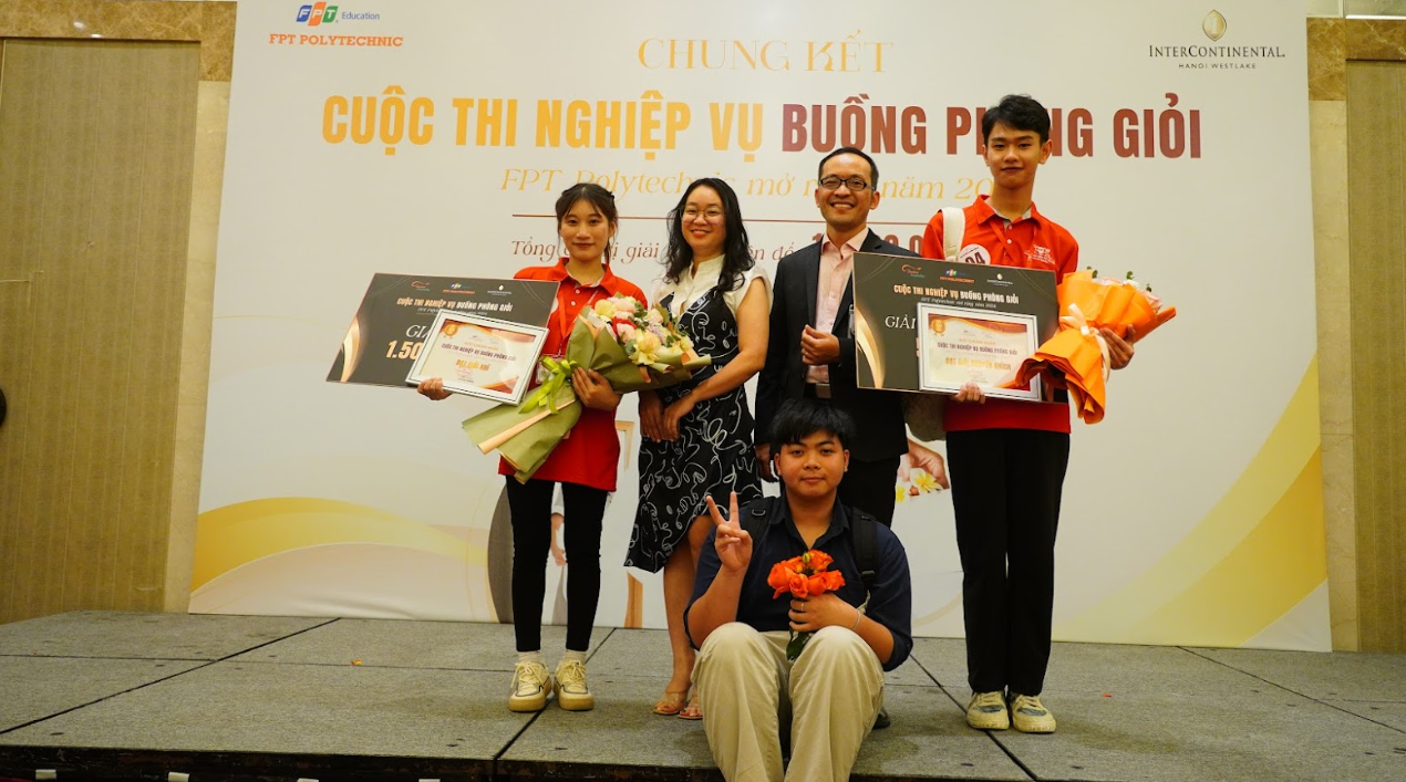 Sinh viên Việt Mỹ Hà Nội giành ngôi vị Á quân tại cuộc thi “Nghiệp vụ buồng phòng giỏi”