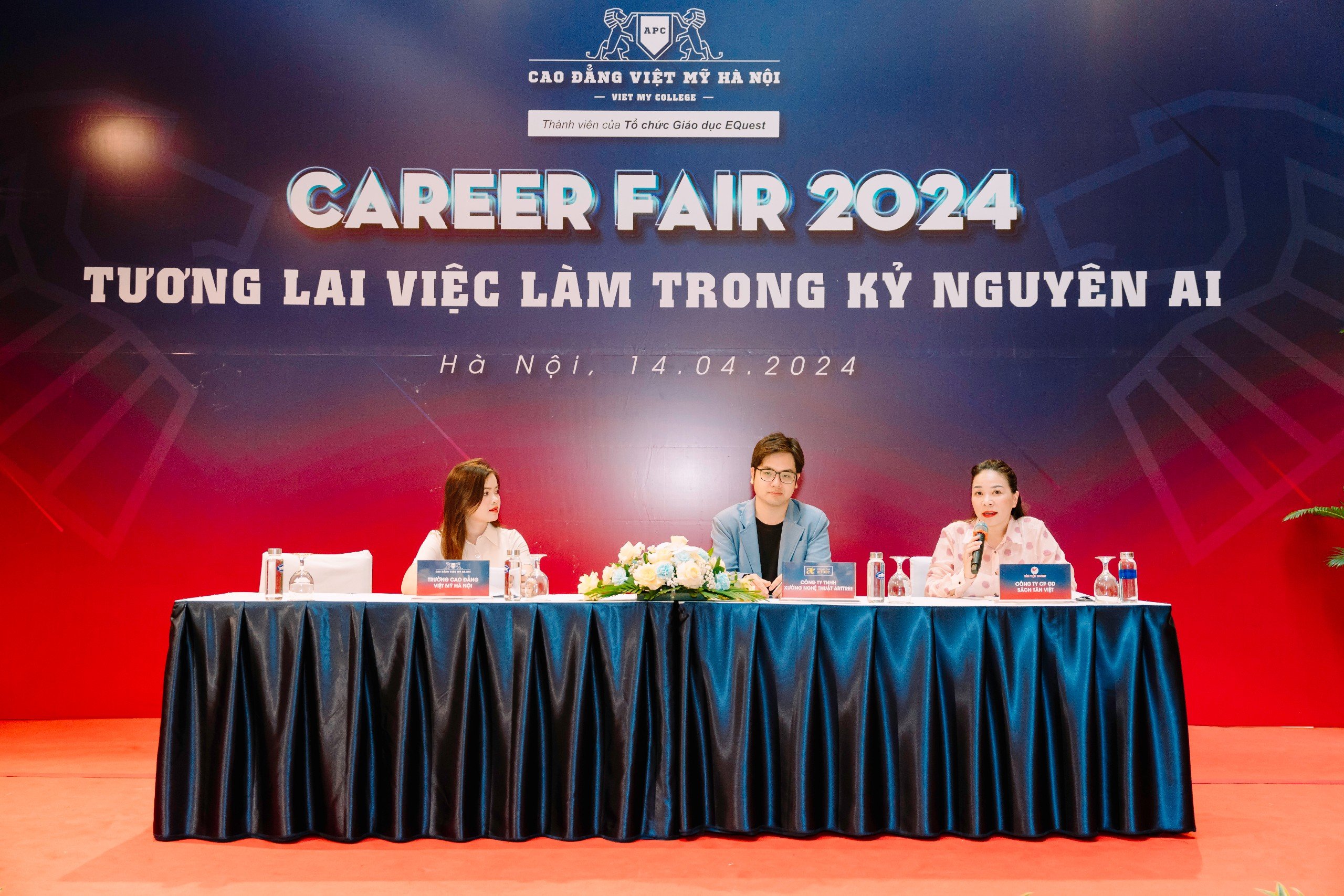 Cầu Nối Thành Công: Hội Chợ Ngành Nghề Career Fair Mở Rộng Cơ Hội Nghề Nghiệp cho Sinh Viên Cao Đẳng Việt Mỹ Hà Nội