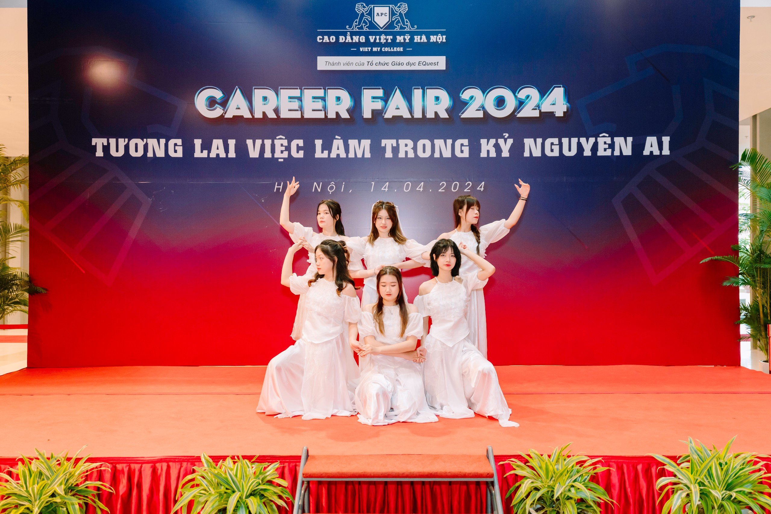 Cầu Nối Thành Công: Hội Chợ Ngành Nghề Career Fair Mở Rộng Cơ Hội Nghề Nghiệp cho Sinh Viên Cao Đẳng Việt Mỹ Hà Nội