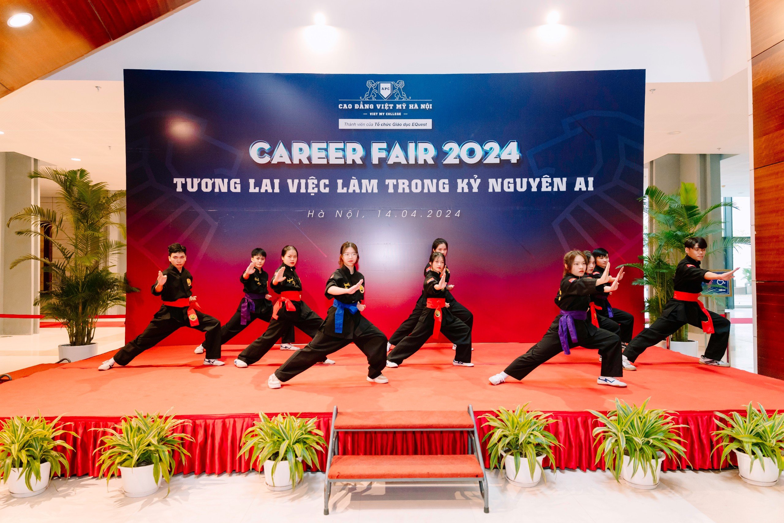 Cầu Nối Thành Công: Hội Chợ Ngành Nghề Career Fair Mở Rộng Cơ Hội Nghề Nghiệp cho Sinh Viên Cao Đẳng Việt Mỹ Hà Nội