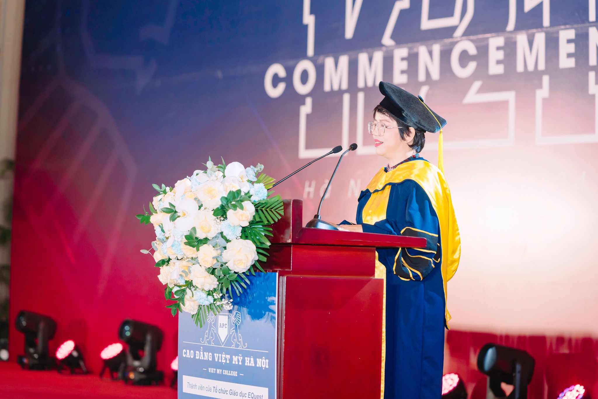 Khởi Đầu Mới: Tân Cử Nhân K21 Trường Cao Đẳng Việt Mỹ Hà Nội Rạng Rỡ Trong Ngày Lễ Tốt Nghiệp