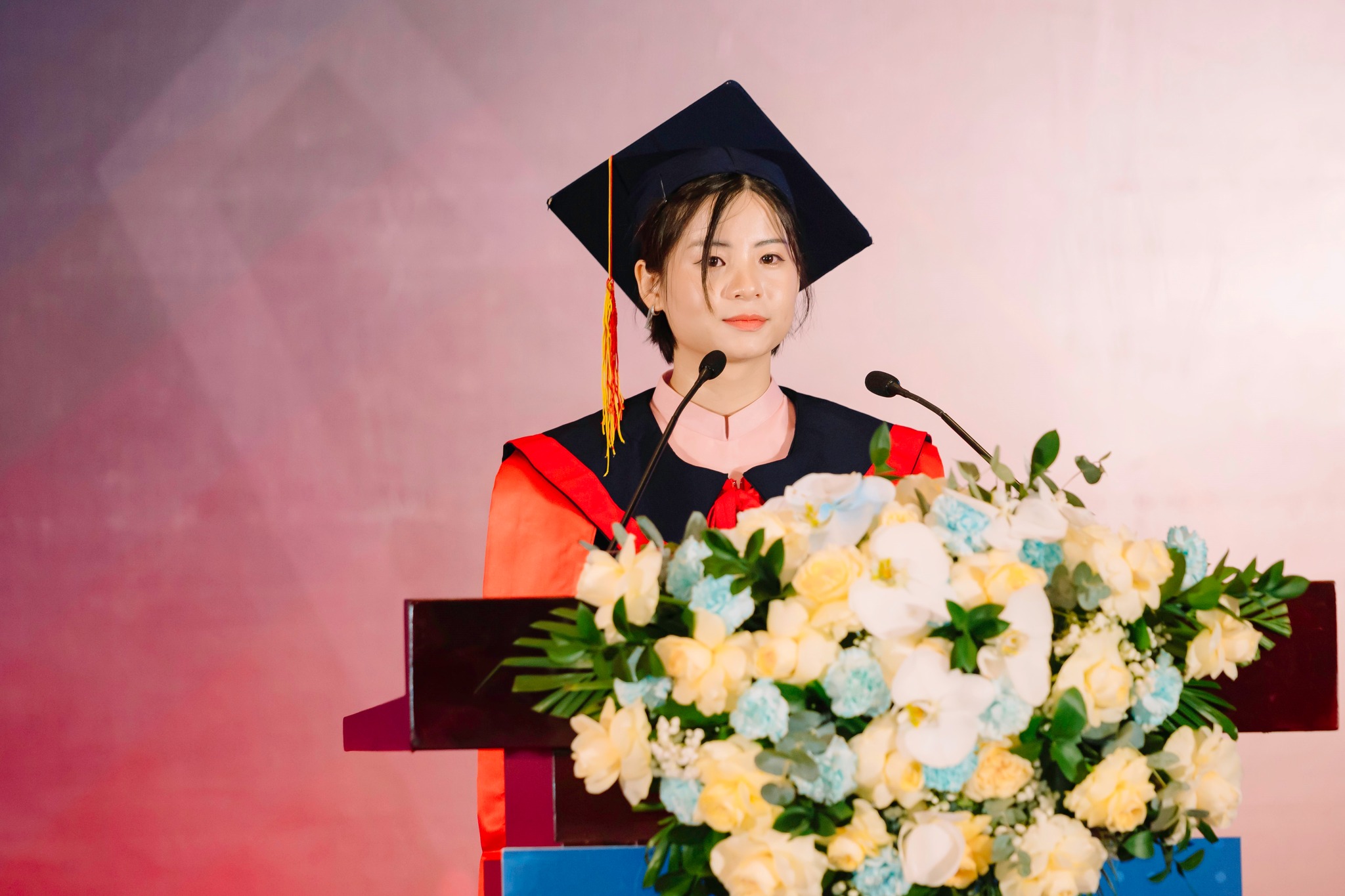 Khởi Đầu Mới: Tân Cử Nhân K21 Trường Cao Đẳng Việt Mỹ Hà Nội Rạng Rỡ Trong Ngày Lễ Tốt Nghiệp